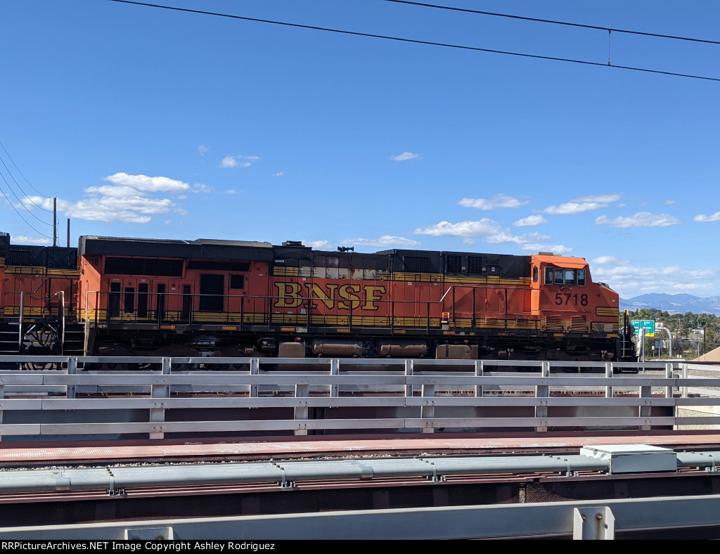 BNSF 5718